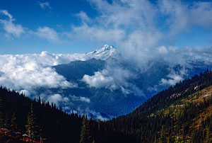 glacier-peak-clouds