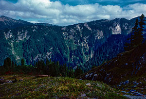 pct-trail-switchbacking-down-to-milk-creek